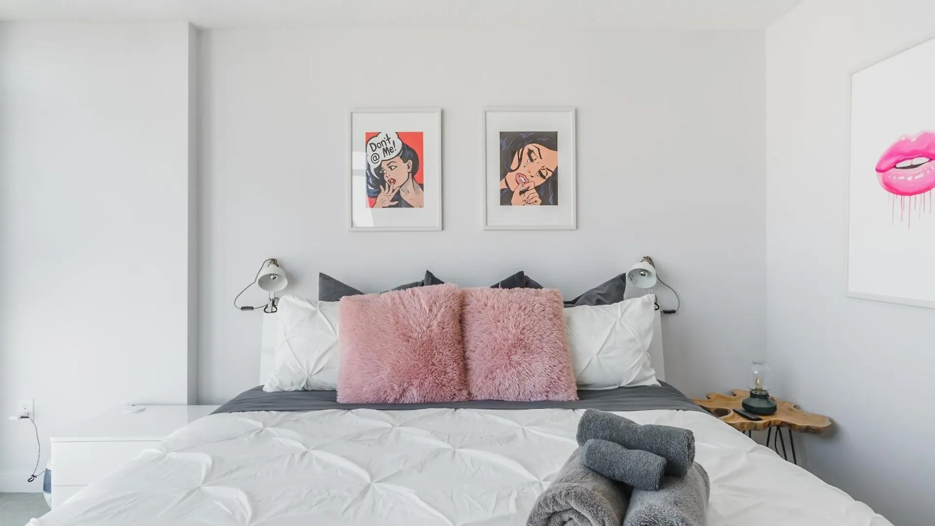 Lanterra Downtown Apartment Toronto