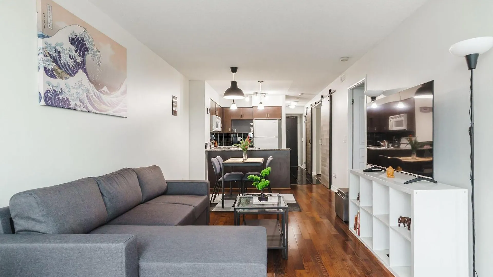 Lanterra Downtown Apartment Toronto