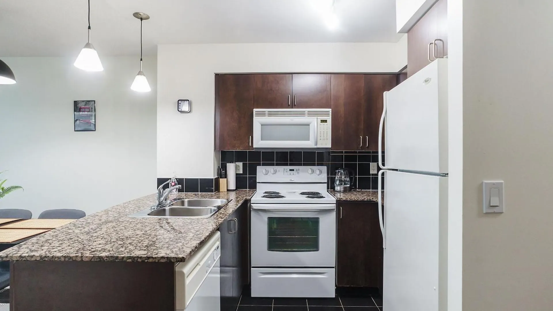 Lanterra Downtown Apartment Toronto