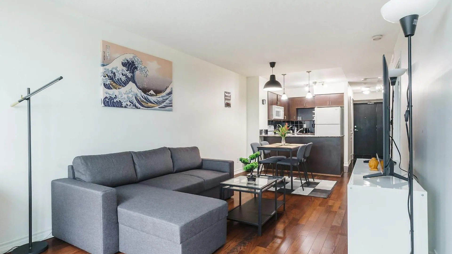 Lanterra Downtown Apartment Toronto
