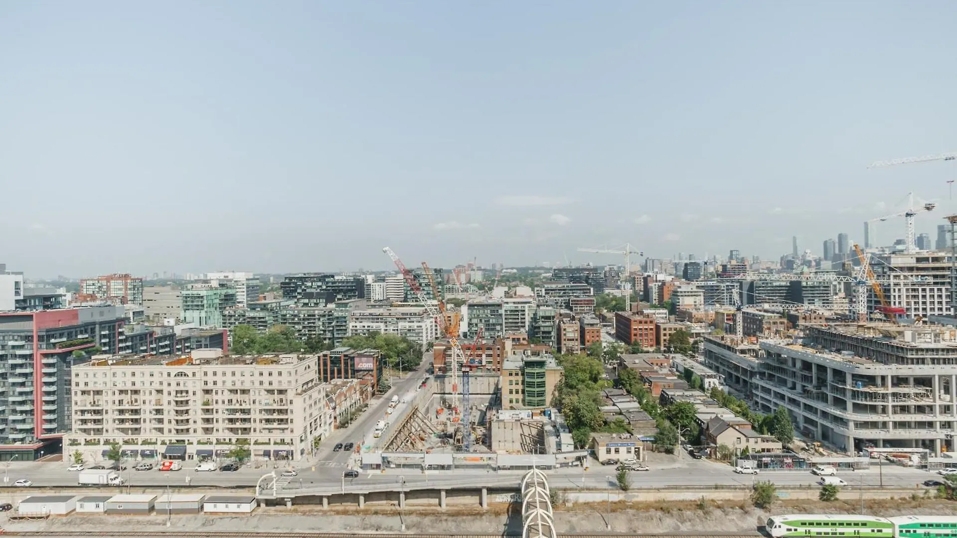 Lanterra Downtown Apartment Toronto