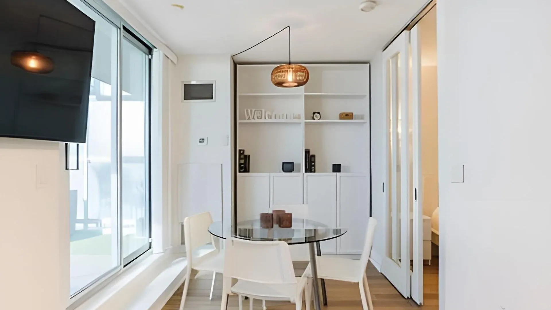 Lanterra Downtown Apartment Toronto