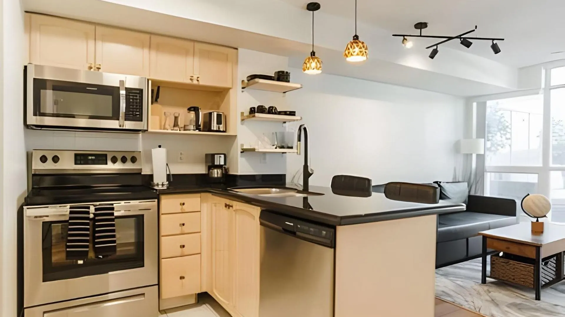 Lanterra Downtown Apartment Toronto