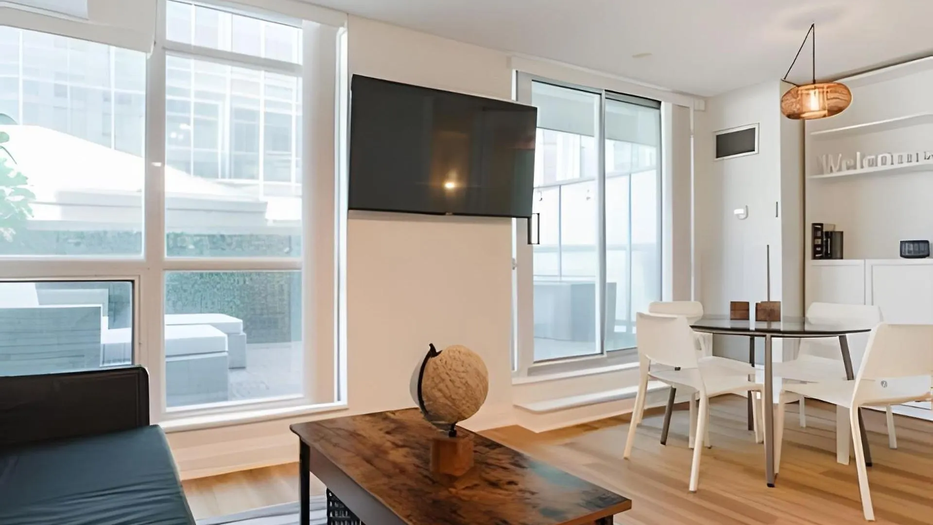Lanterra Downtown Apartment Toronto Canada