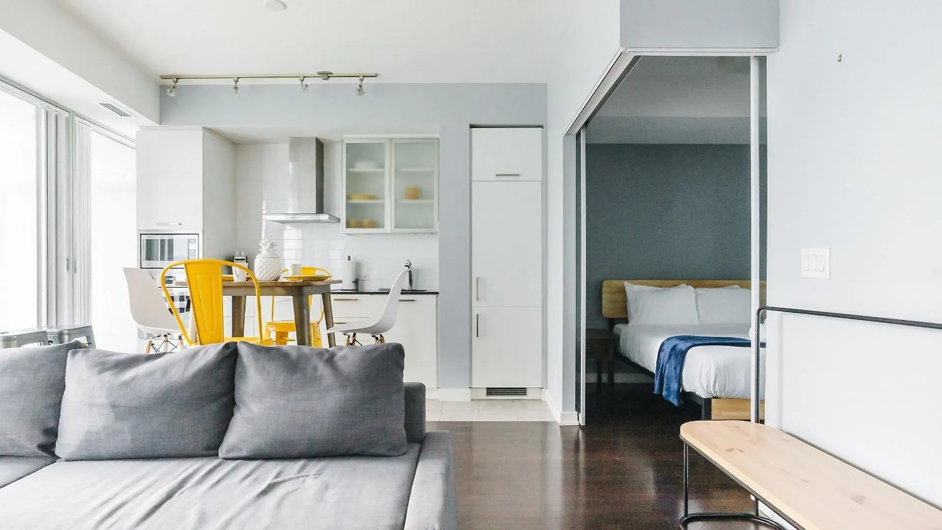 Lanterra Downtown Apartment Toronto