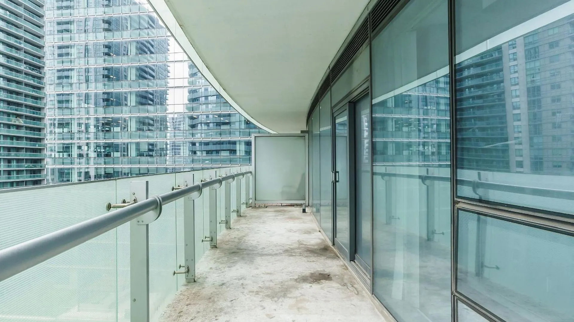 Lanterra Downtown Apartment Toronto