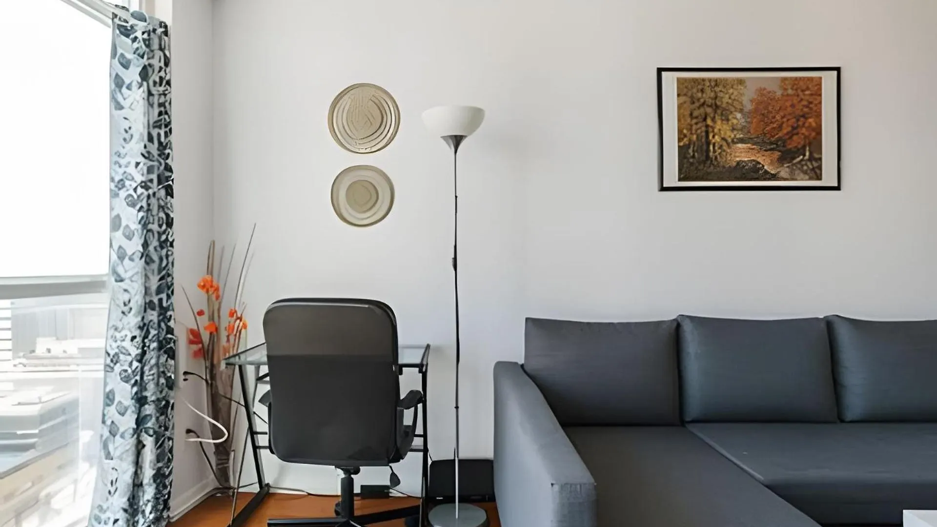Lanterra Downtown Apartment Toronto