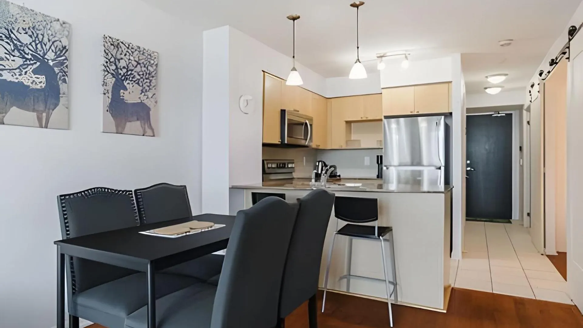Lanterra Downtown Apartment Toronto