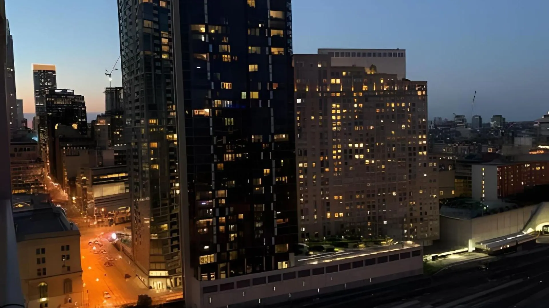 Lanterra Downtown Apartment Toronto