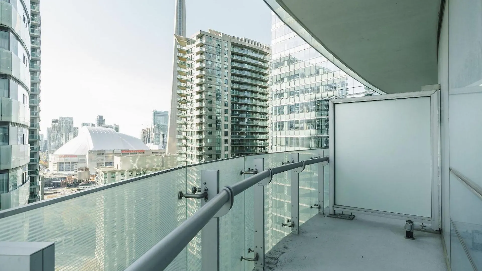Lanterra Downtown Apartment Toronto
