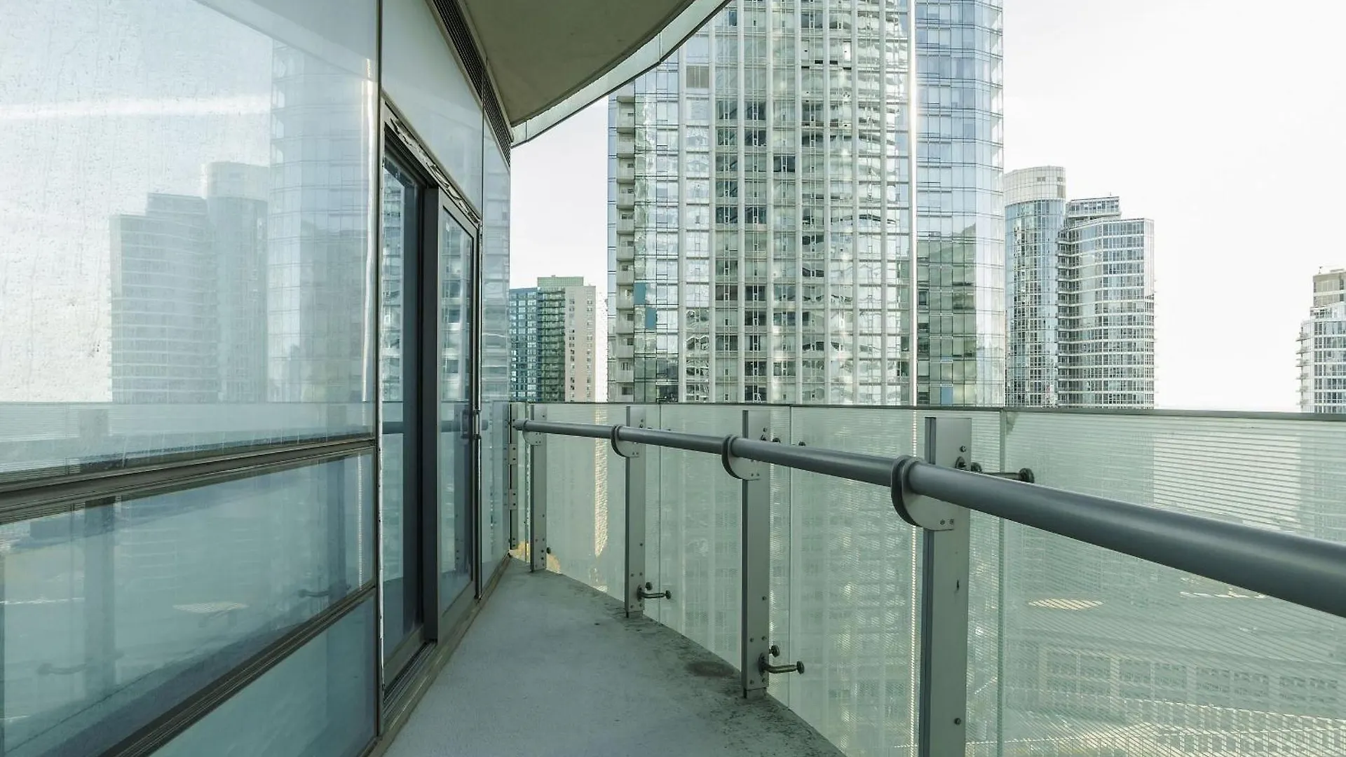 Lanterra Downtown Apartment Toronto Canada