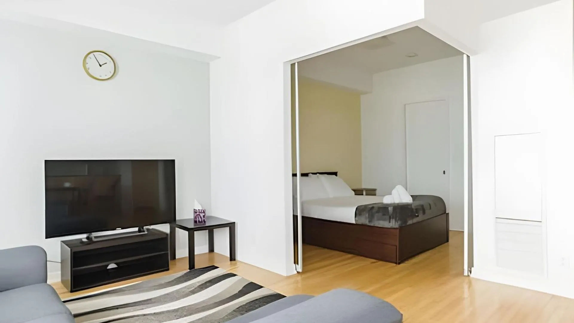 Lanterra Downtown Apartment Toronto