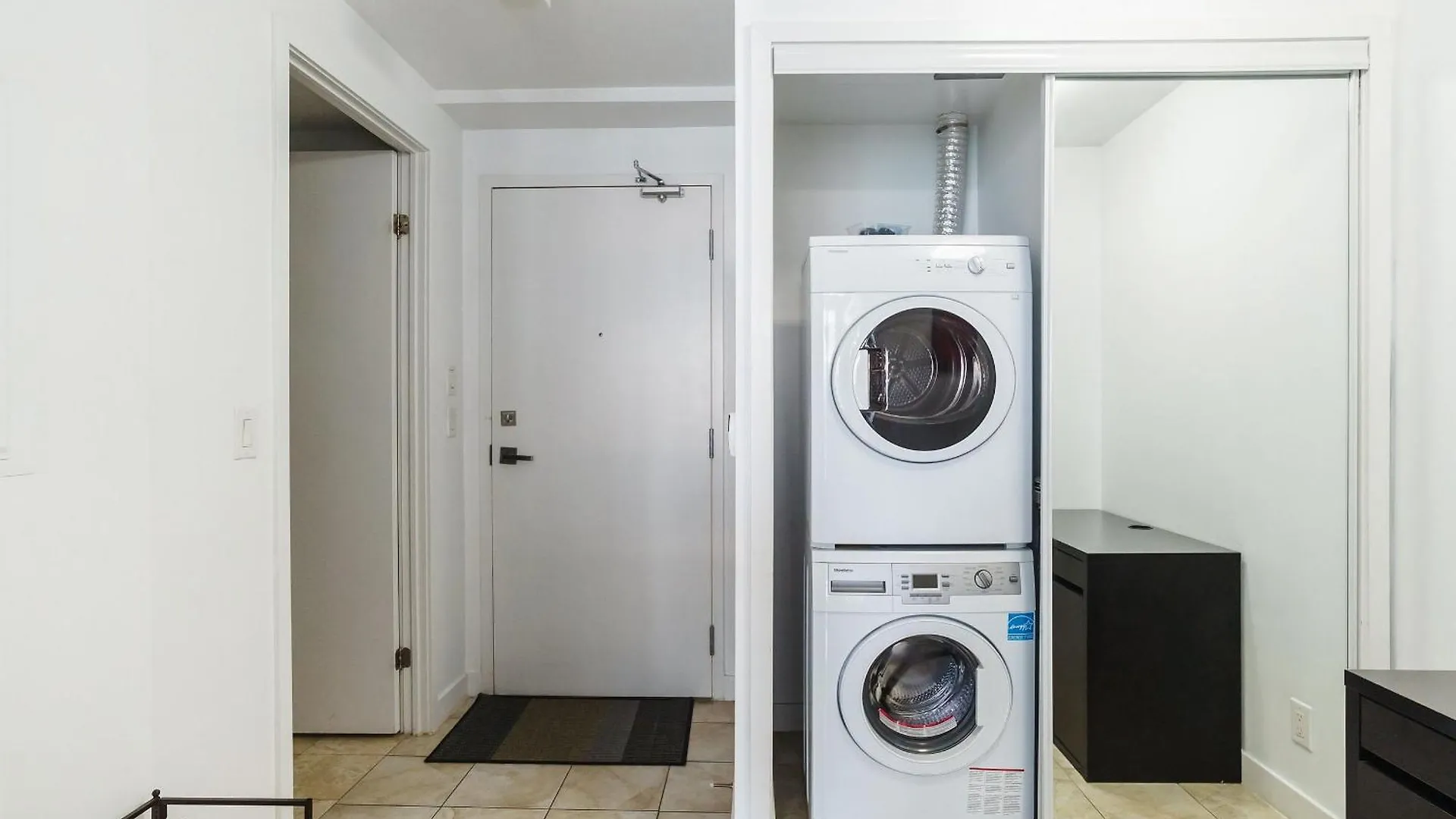 Lanterra Downtown Apartment Toronto 0*,  Canada
