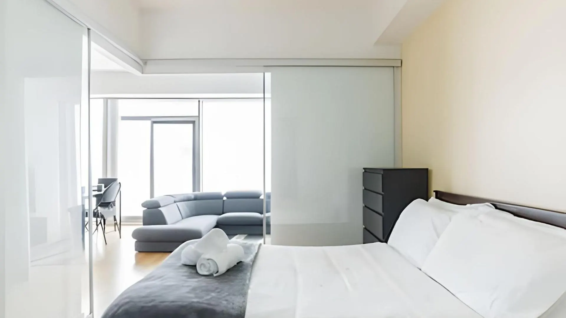 Lanterra Downtown Apartment Toronto