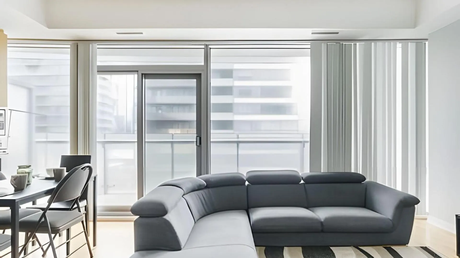 Lanterra Downtown Apartment Toronto