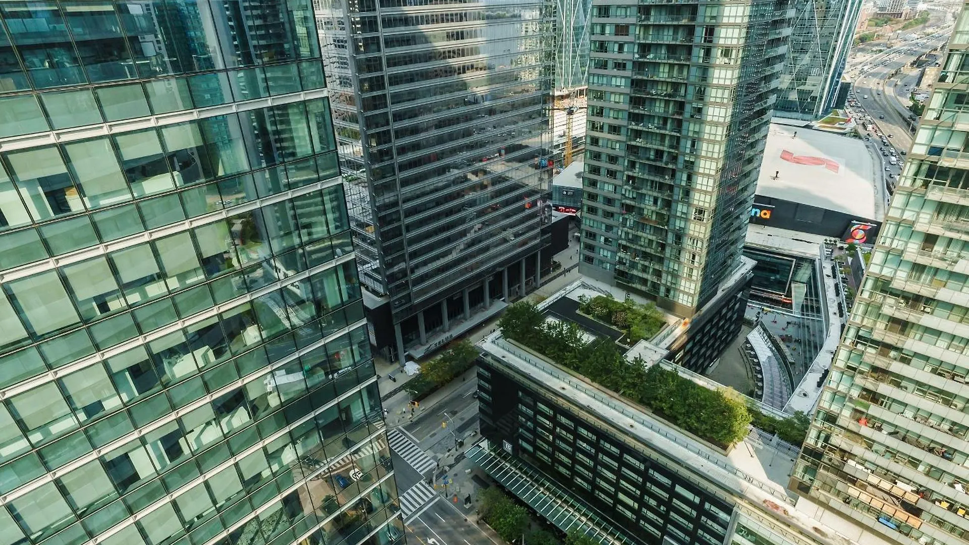 Lanterra Downtown Apartment Toronto