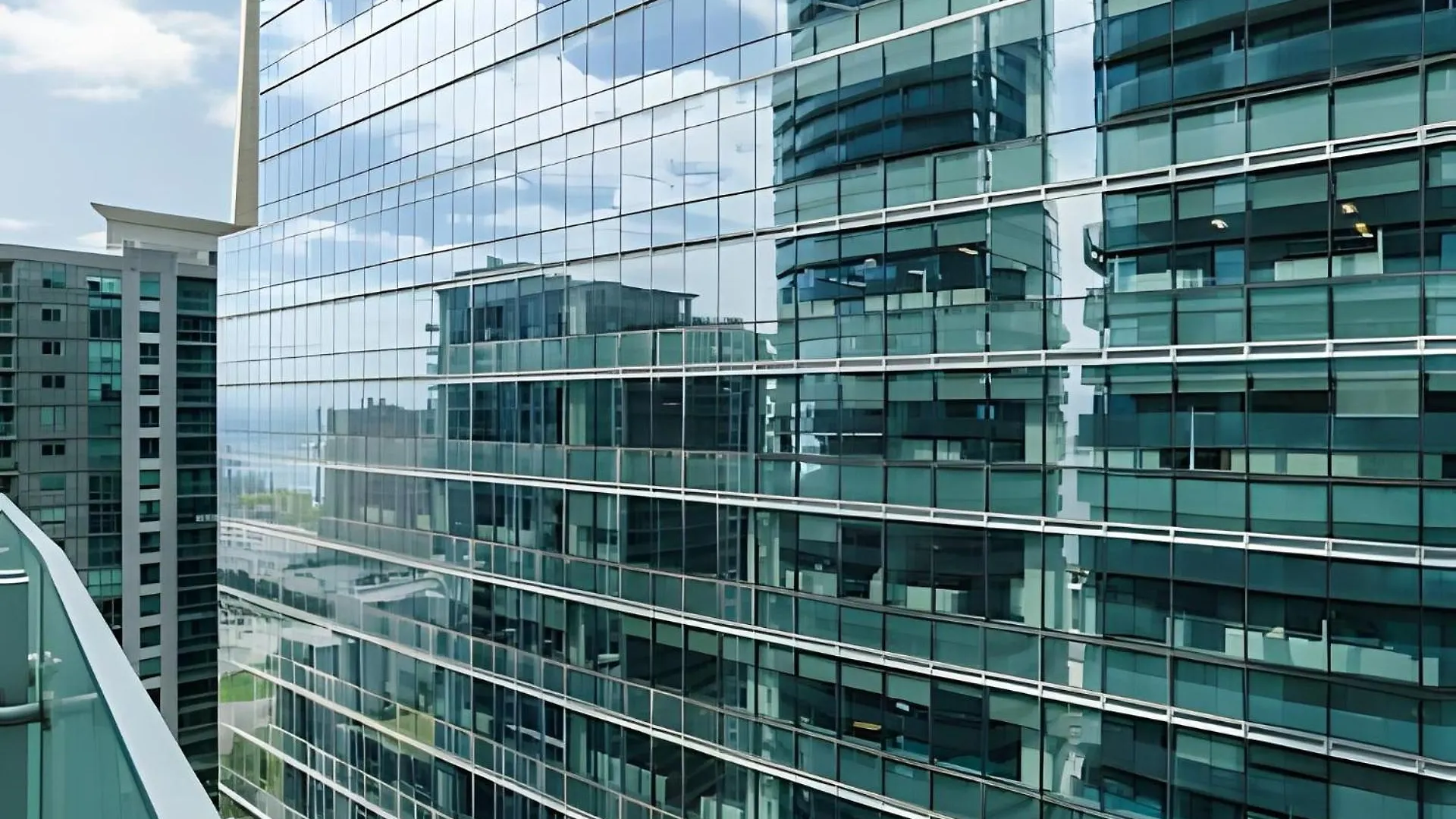 Lanterra Downtown Apartment Toronto