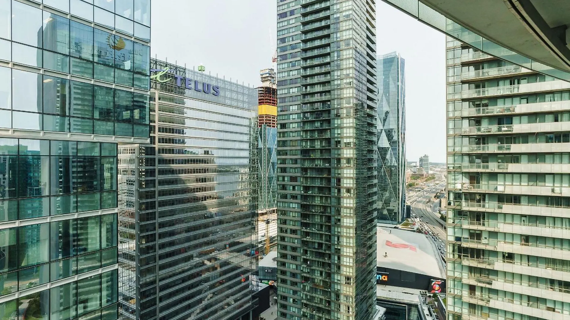 Lanterra Downtown Apartment Toronto Canada