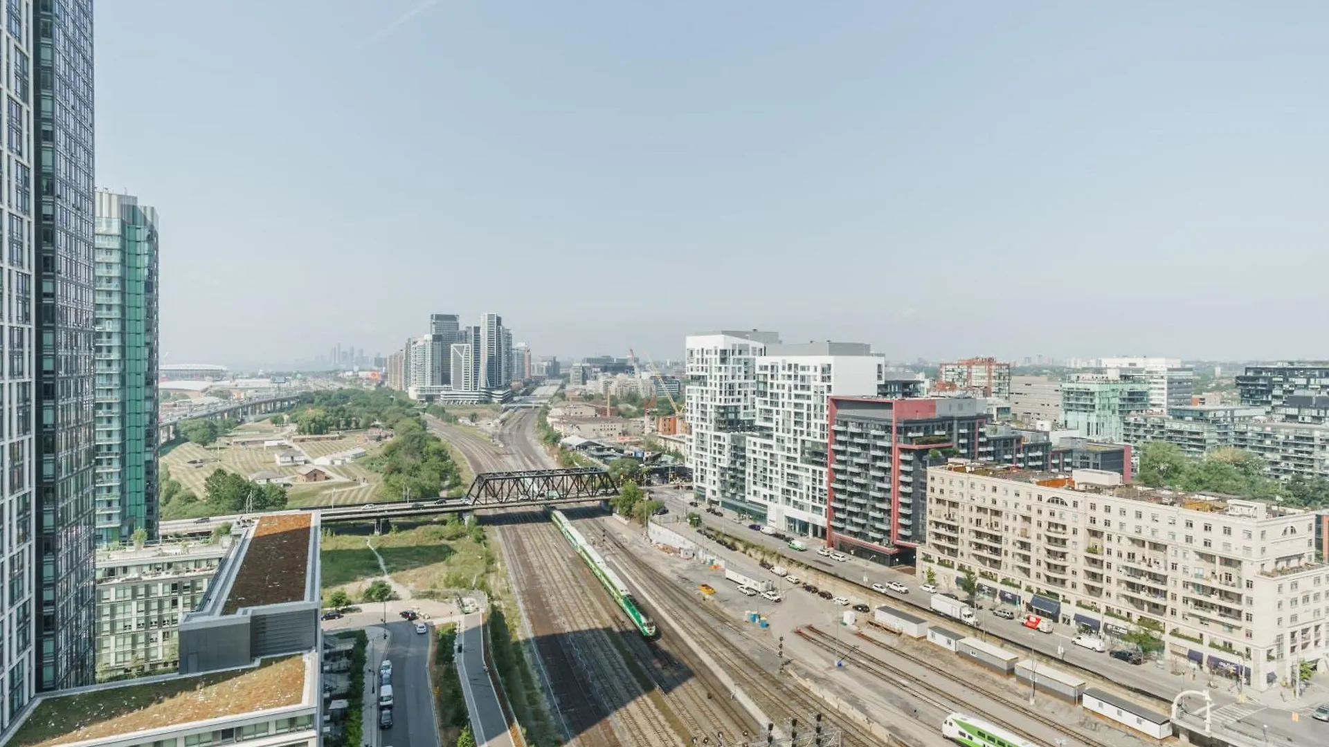 Lanterra Downtown Apartment Toronto