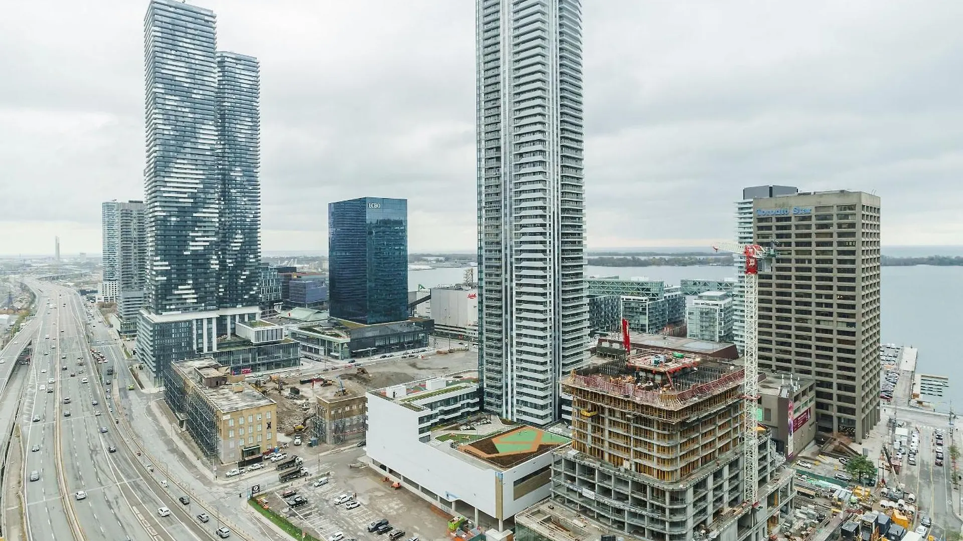 Lanterra Downtown Apartment Toronto Canada