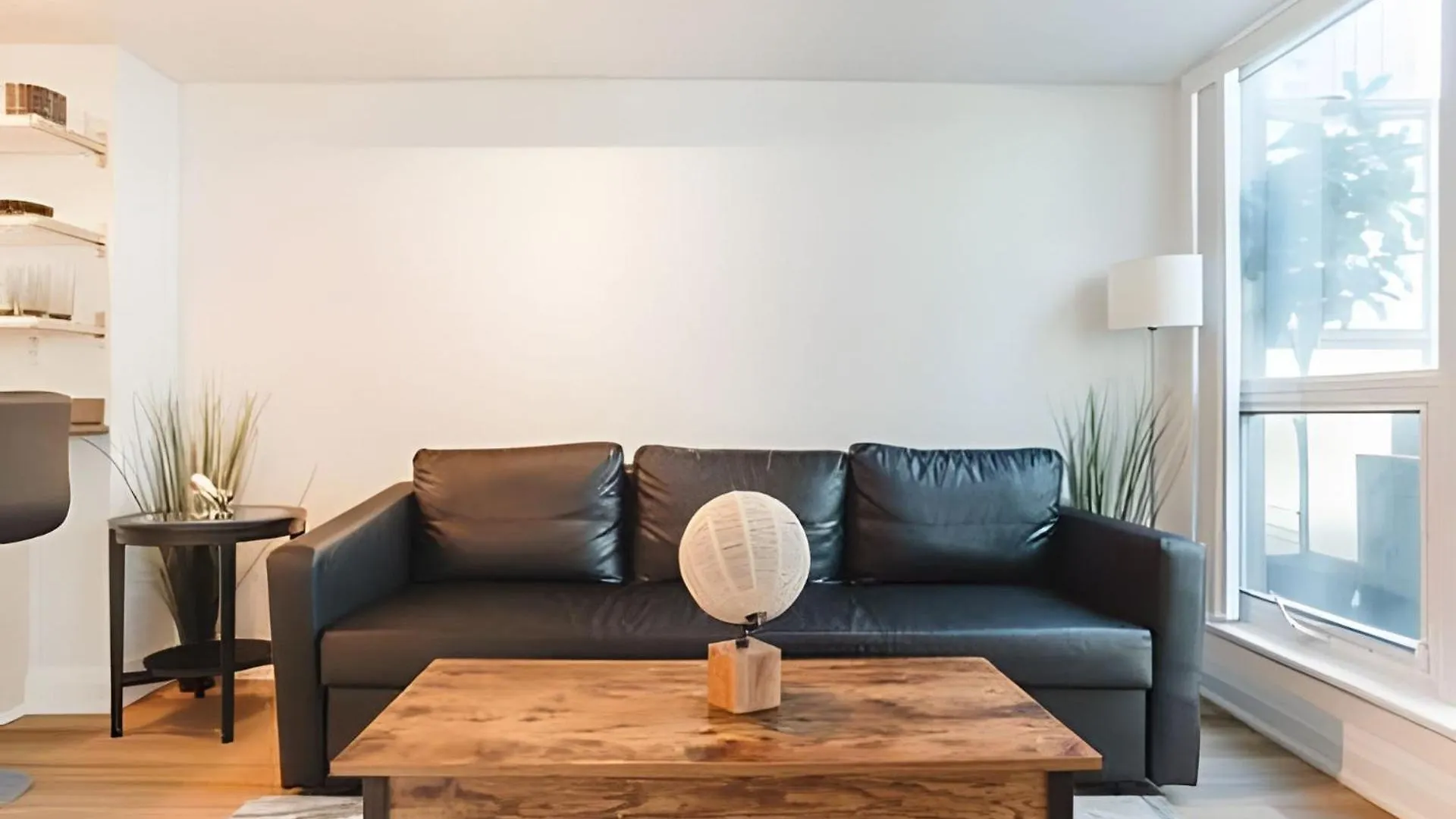 Lanterra Downtown Apartment Toronto Canada