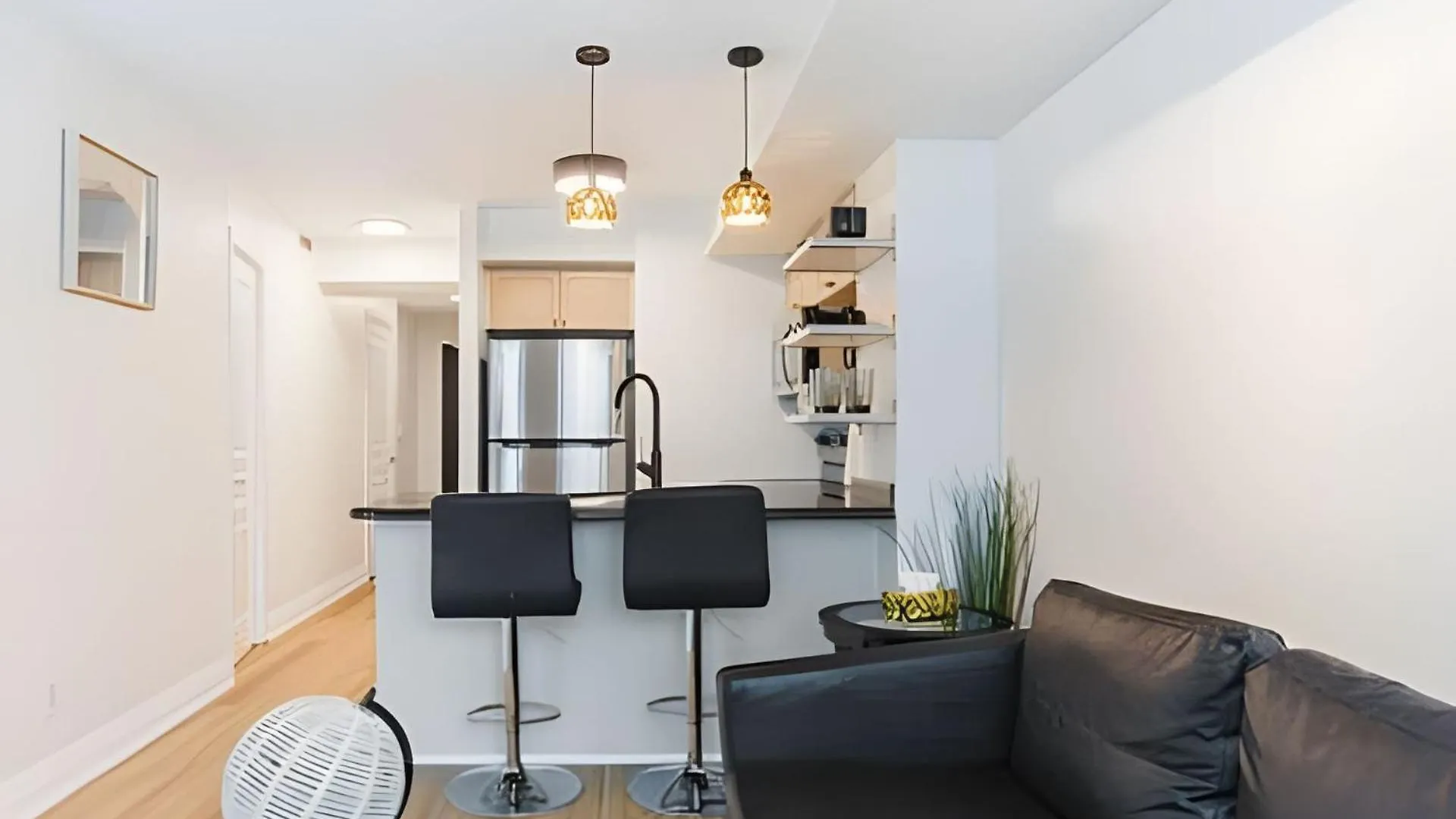 Lanterra Downtown Apartment Toronto