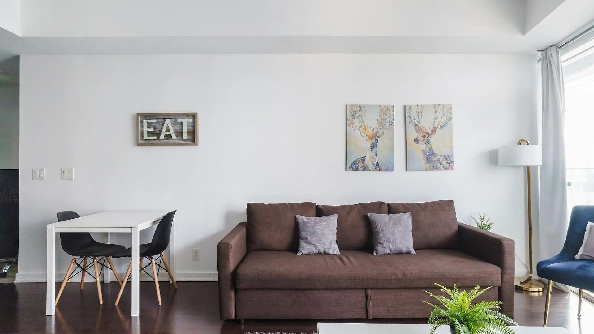 Lanterra Downtown Apartment Toronto